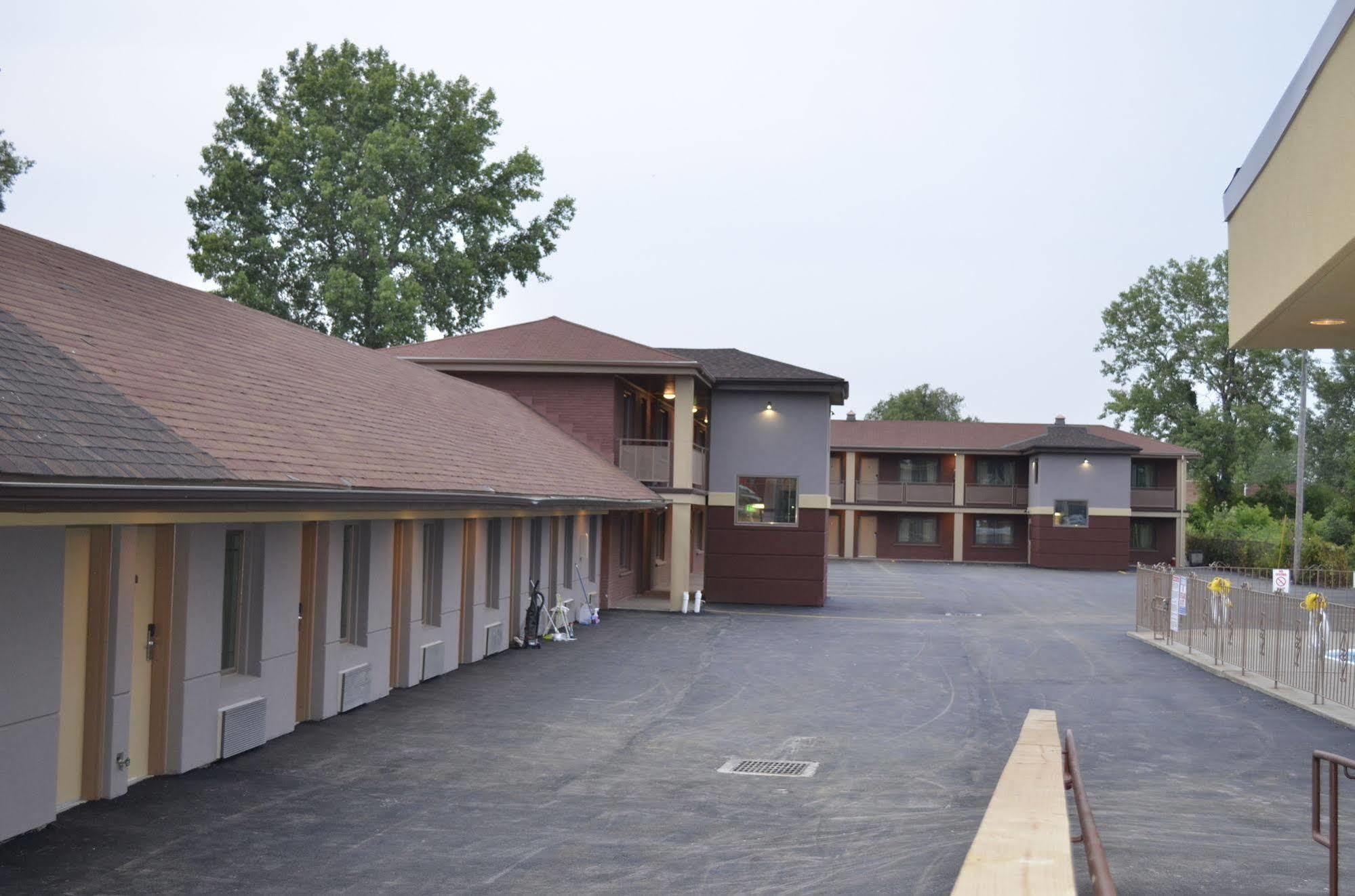 Aarya Hotel By Niagara Fashion Outlets Niagara Falls Exterior photo